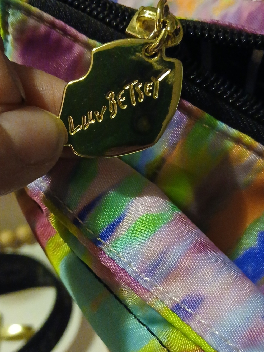 Betsey Johnson Multicolor Tie-Dye Puffer Tote w/ Black Logo Strap ๐ - Picture 7 of 10